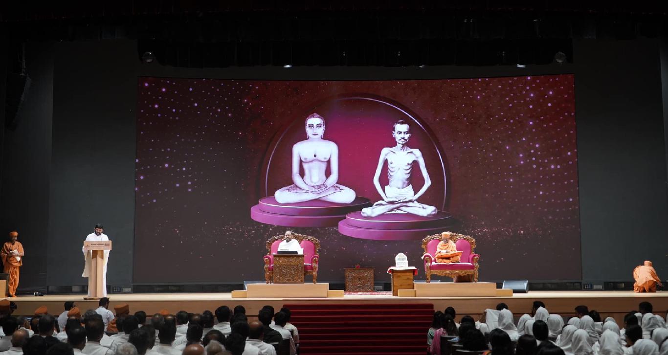 Pragat Guruhari Prabodhjivan Swamiji Visits the Ashram