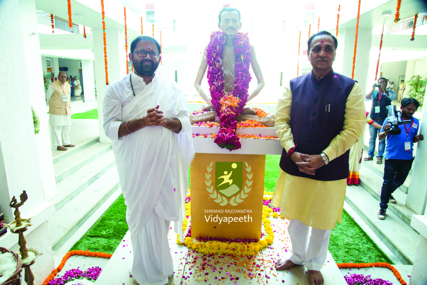 Pujya Gurudevshri Rakeshji with Hon’ble Ex Chief Minister of Gujarat, Shri Vijay Rupani
