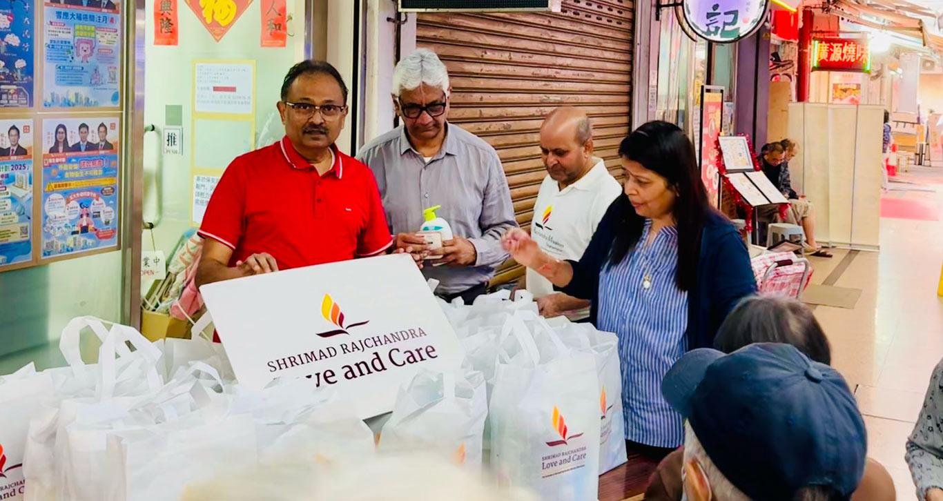 Hong Kong Centre Donates Essential Items to the Elderly