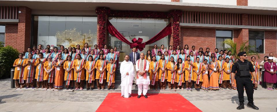 Hon. Defence Minister Shri Rajnath Singh at the Ashram